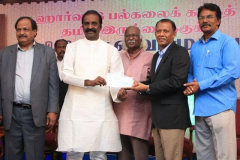 news-11-vairamthu-photo-5-lacs